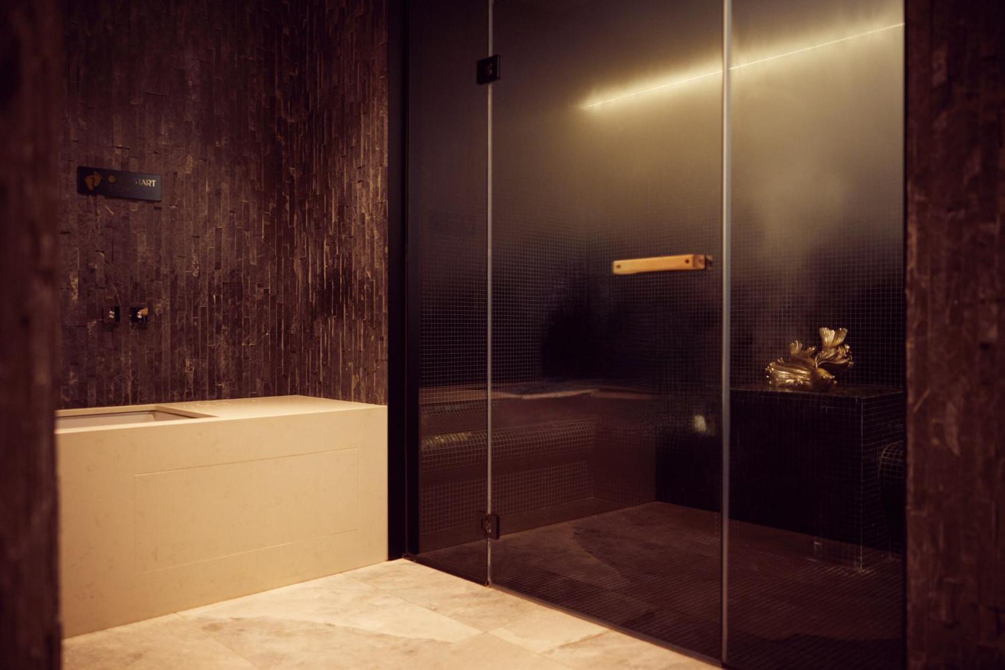 Van Der Valk Hotel Mons Congres & Spa Exterior foto